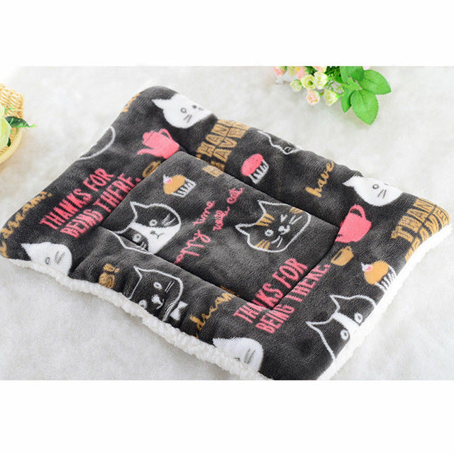 2019 Newest Hot Large Soft Warm Dog Cat Pet Mat Bed Pad Self Heating Rug Thermal Washable Pillow Pet Supplies - Petgo Wholesale